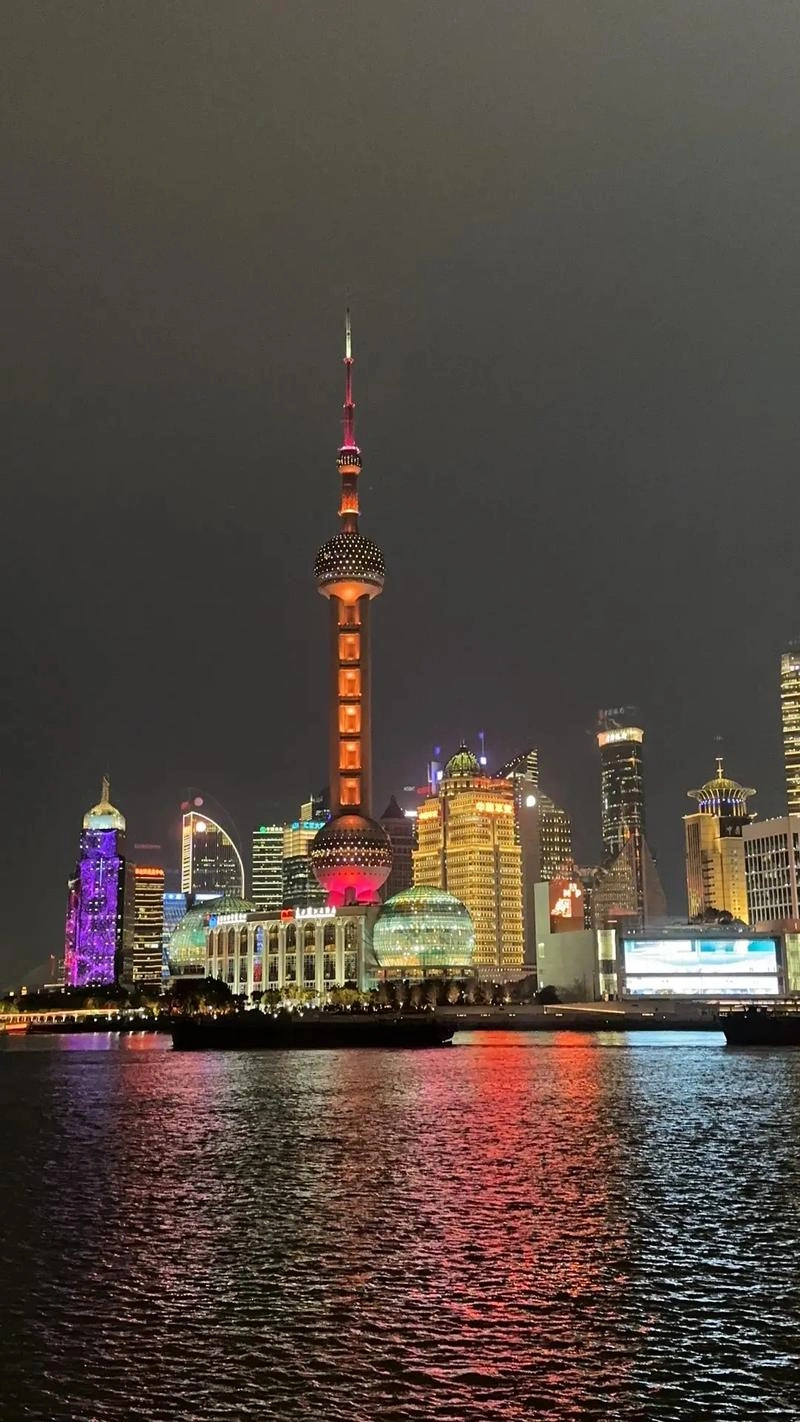 夜晚的东方明珠